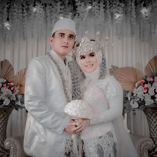 6 Potret Pernikahan Aktor Haydar Ali Assegaf dan Nada Sikkah, Digelar Tertutup