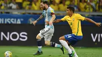 Bek Brasil Layangkan Pujian untuk Lionel Messi