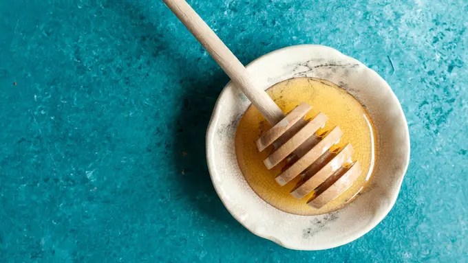 Kedua Bahan Alami Ini Bisa Bikin Siku Hitam Menjadi Cerah