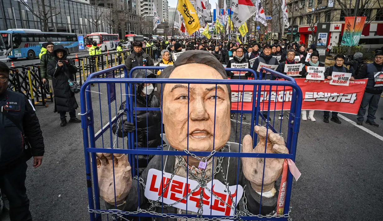 Presiden Korea Selatan Yoon Suk Yeol juga mengatakan bahwa upaya tersebut merupakan keputusan hukum untuk mencegah runtuhnya demokrasi dan melawan kediktatoran parlemen. (ANTHONY WALLACE/AFP)