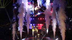 Tim e-Sports, Onic, bersiap saat akan melawan Louvre pada Grand Final Turnamen Mobile Legends: Bang Bang Profesional League (MPL) Indonesia Season 3 di Britama Arena, Jakarta, Jumat (3/5). Onic menang 3-0 atas Louvre. (Bola.com/Vitalis Yogi Trisna)