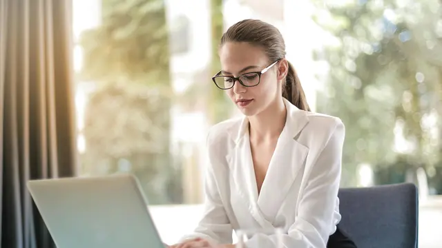 Sapiosexual, tertarik pada kecerdasan orang