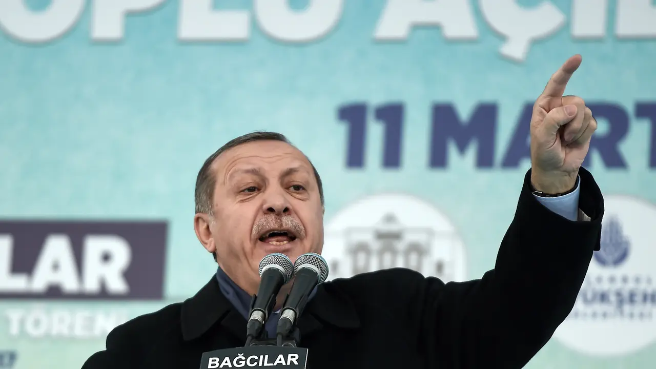 Menlu Turki Dilarang Mendarat,  Erdogan Sebut Belanda Nazi