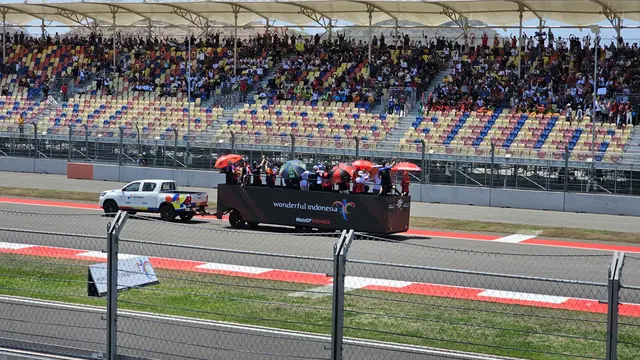 Parade pembalap MotoGP di Sirkuit Mandalika