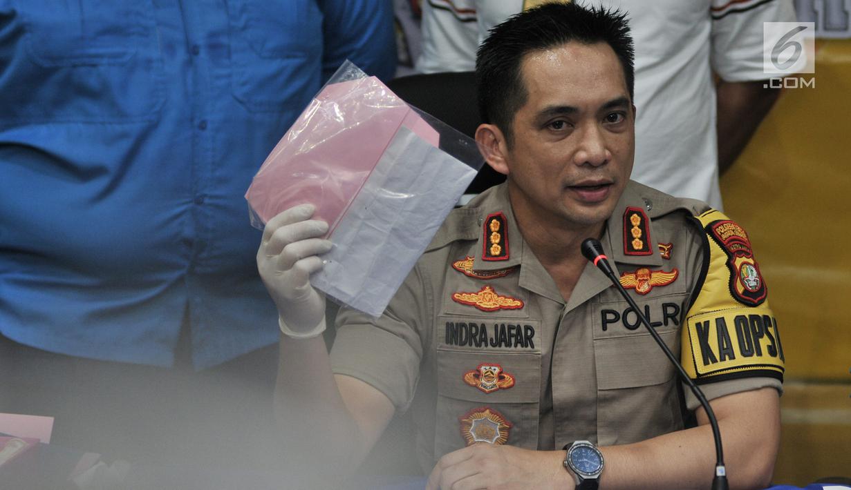 FOTO: Penampilan Jefri Nichol Berbaju Tahanan - News Liputan6.com