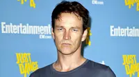 Pemeran Bill Compton Setuju `True Blood` Dihentikan