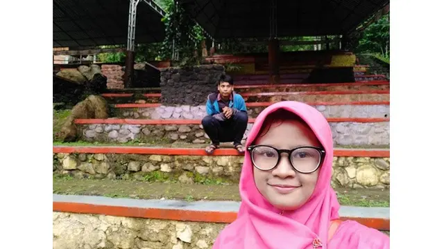 6 Momen Mesra Ponari Bareng Calon Istri Setelah Tunangan, Semakin Kompak