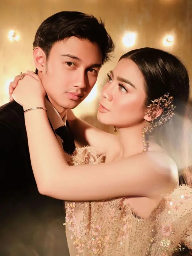 Pasangan Artis Foto Mesra Bak Prewedding (sumber: instagram /hitocaesar)