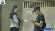 Dalam olah TKP yang berlangsung sekitar satu jam ini, polisi kembali menemukan sejumlah barang bukti dari dalam rumah.