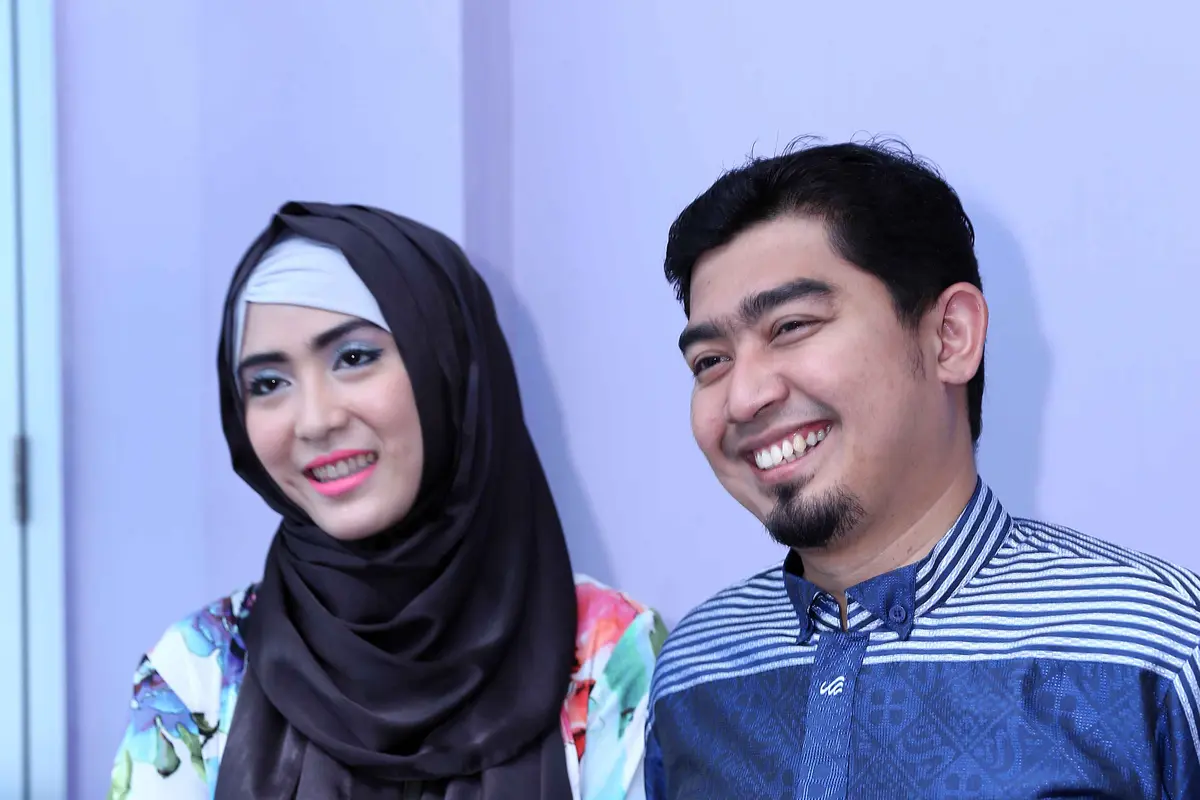 [Bintang] Ustaz Solmed dan April Jasmine