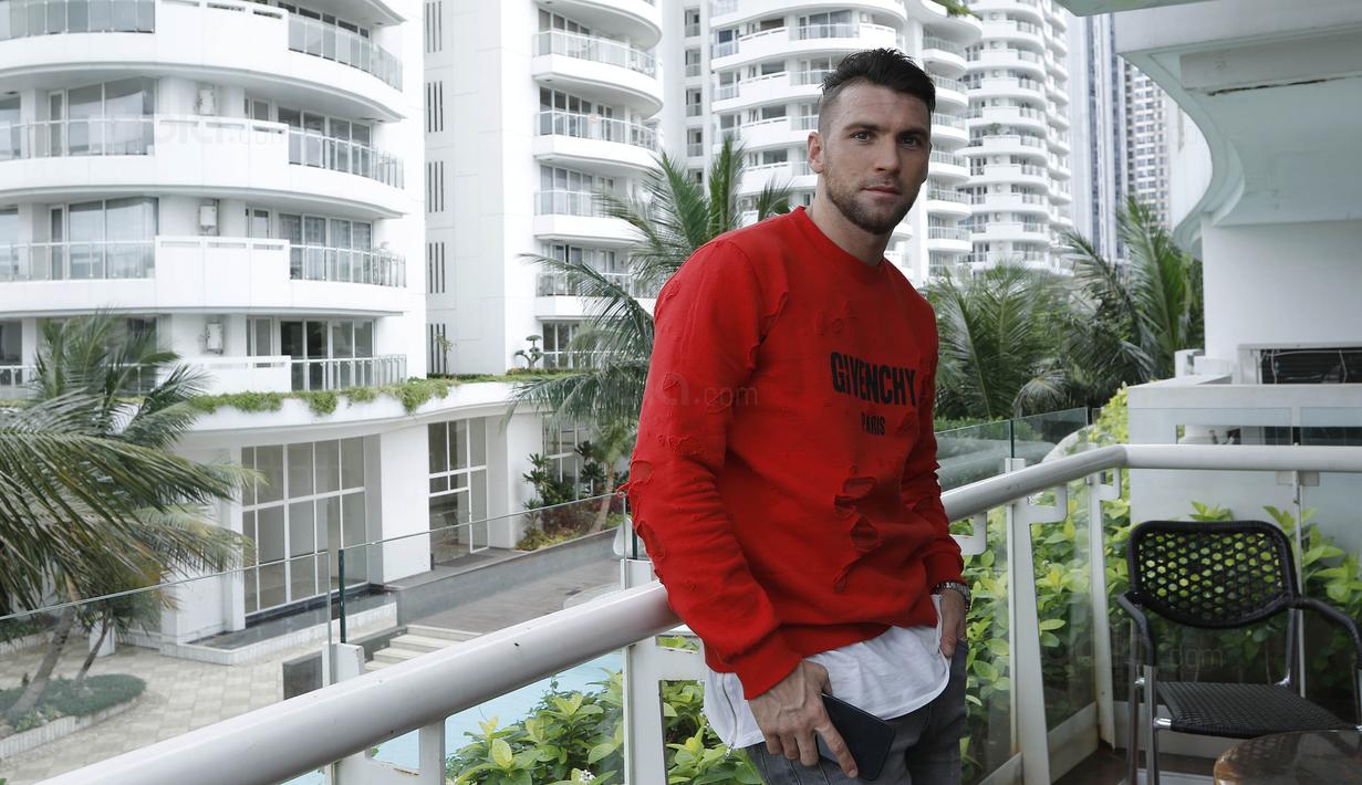 Striker Persija Jakarta, Marko Simic, saat ditemui Striker baru Persija Jakarta, Marko Simic, berpose saat ditemui di Kawasan Kemayoran, Jakarta, Jumat (5/1/2018). Pemain asal Kroasdi Kawasan Kemayoran, Jakarta, Jumat (5/1/2018). (Bola.com/M Iqbal Ichsan)