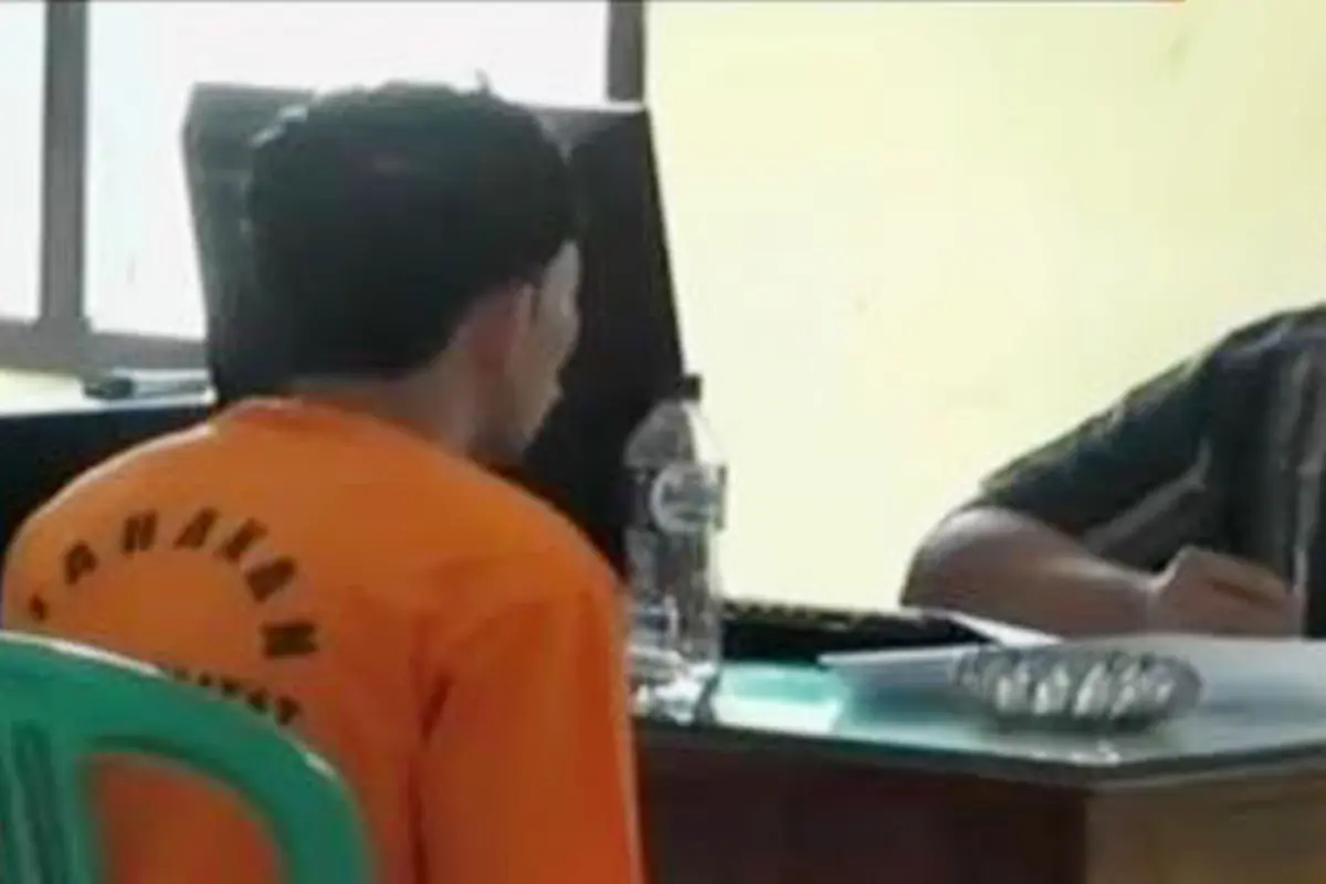  Penganiaya Anak