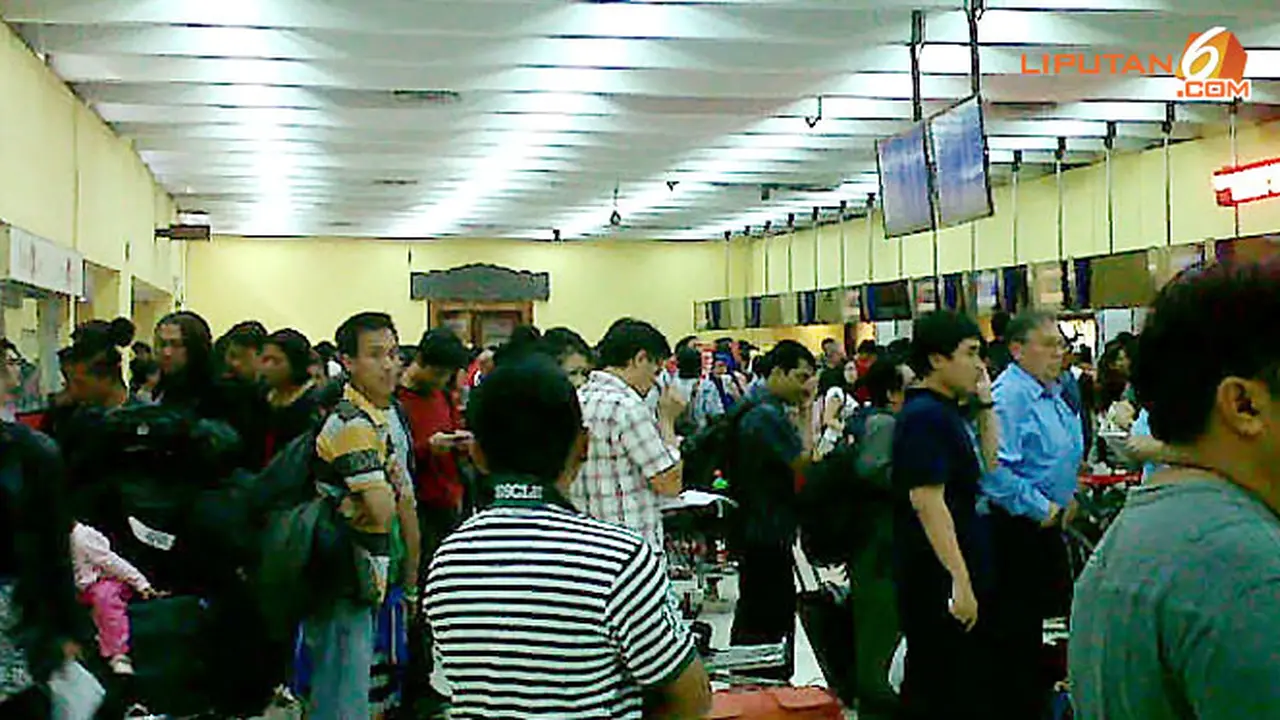 penumpang-lion-131018b.jpg