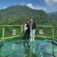 Tya Ariestya bersama suami (Instagram/tya_ariestya)