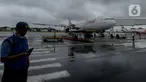 Pesawat Batik Air Airbus 330-300CEO bersiap untuk diberangkatkan ke Wuhan dari Terminal 1 H Bandara Soekarno Hatta, Tangerang, Banten, Sabtu (1/2/2020). Sebanyak 250 WNI di Hubei yang tersebar di tujuh lokasi termasuk di Wuhan akan dijemput oleh sejumlah tenaga medis dari Indonesia. (merdeka.com/Ima