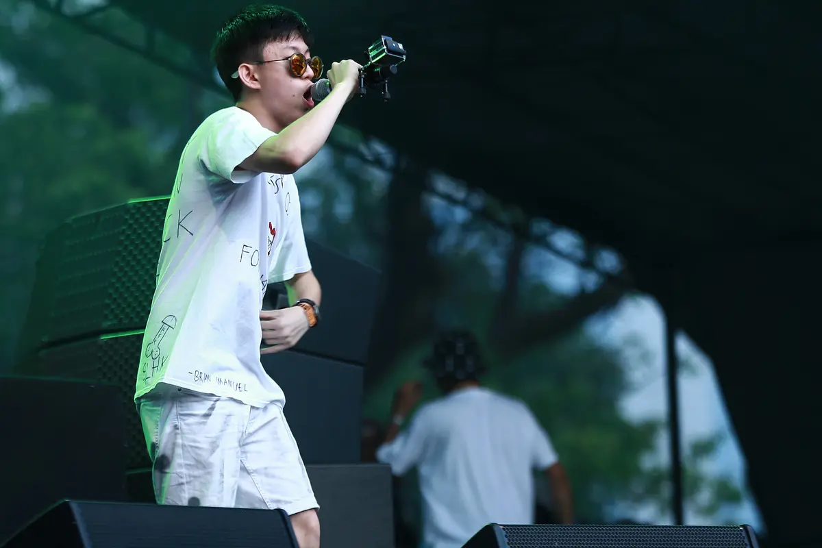 [Bintang] 5 Aksi Rich Chigga di Video Klip Crisis