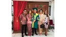 Azirel Hermansyah anak mantan pasangan Anang Hermansyah dan Krisdayanti baru saja wisuda SMA. Azriel mengikuti wisuda di sekolahnya, di Jakarta Sabtu (12/5/2018). (instagram/ashanty_ash)