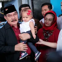 Hari ini, Kamis (10/11), Antasari Azahar bebas bersyarat dari Balai Permasyarakatan Serang. (Via: Bintang.com/Adrian Putra)