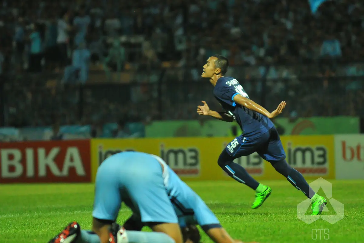 Persela Lamongan vs Arema Cronus (Indonesiansc.com)