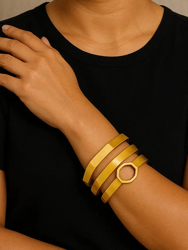 Gelang Bangle Satin & Cuff Emas 24 Karat 5 Gram (Image by ChatGPT)