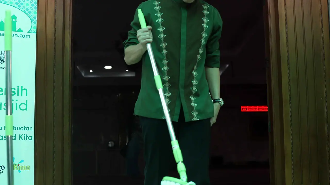 [Bintang] Dude Harlino