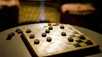 How to Play Checkers: Simple Rules and Strategies for Beginners