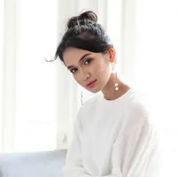 Sejak debut akting pada tahun 2000, Dea Annisa hampir setiap tahun main sinetron. Di sela kesibukan syuting sinetron ia juga bermain FTV dan film. Banyak genre ia mainkan, dari drama, komedi hingga horor. (Liputan6.com/IG/deaaannisa)