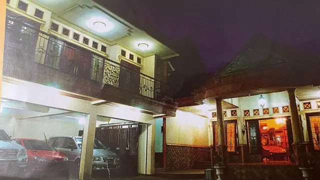 Rumah Lawas Inul Daratista