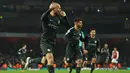 Gelandang Manchester City, David Silva, merayakan gol yang dicetaknya ke gawang Arsenal pada laga Premier League di Stadion Emirates, London, Kamis (1/3/2018). Arsenal kalah 0-3 dari City. (AFP/Glyn Kirk)