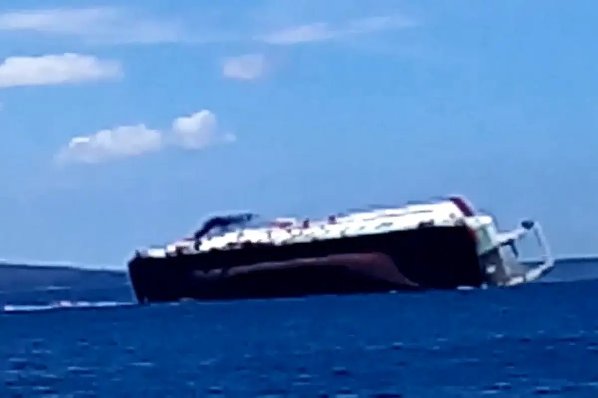 Ngeri, Ini Video Detik-detik Tenggelamnya KMP Rafelia 2