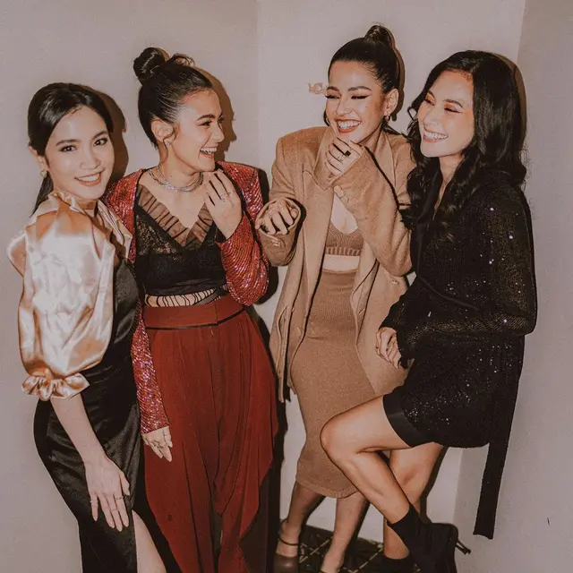 6 Potret Susan Sameh Hadiri Premiere Thank You Salma, Disebut Mirip Ariana Grande