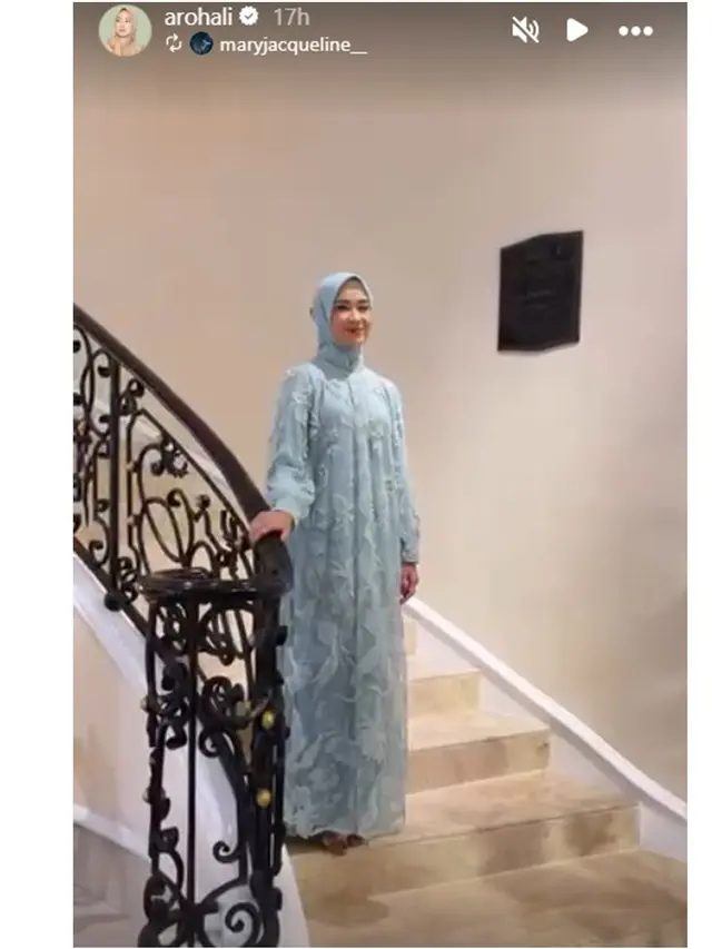 6 Potret Detail Outfit Brokat Alya Rohali di Pengajian dan Siraman Sang Putri