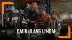 Botol sampo bekas dimanfaatkan kembali oleh seorang mantan penata rambut di Australia. Ia mengubah limbah tersbut menjadi tangan palsu 3D.