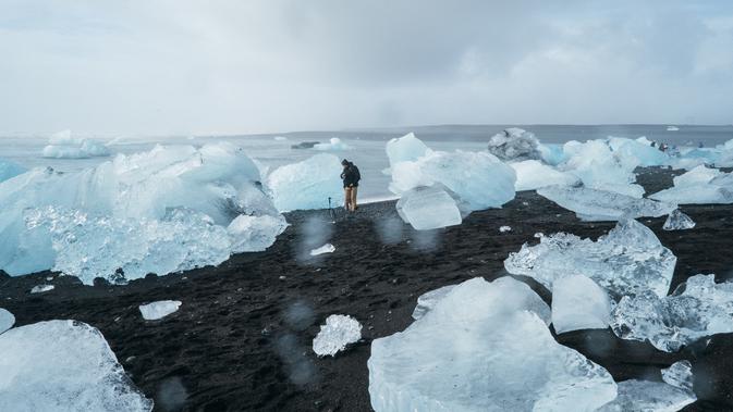 Ilustrasi es kutub yang mencair. (Sumber foto: Pexels.com)
