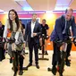 Kate Middleton dan Pangeran Williams ambil bagian dalam kelas spin selama kunjungan ke Aberavon Leisure and Fitness Center di Port Talbot, pada 28 Februari 2023 untuk bertemu dengan komunitas lokal dan mendengar tentang bagaimana olahraga dapat mendukung kesehatan dan kesejahteraan mental. (JACOB KING / POOL / AFP)