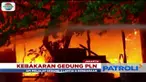 Api juga membakar sejumlah kendaraan operasional dan dengan cepat menghanguskan tiga lantai kantor PLN.