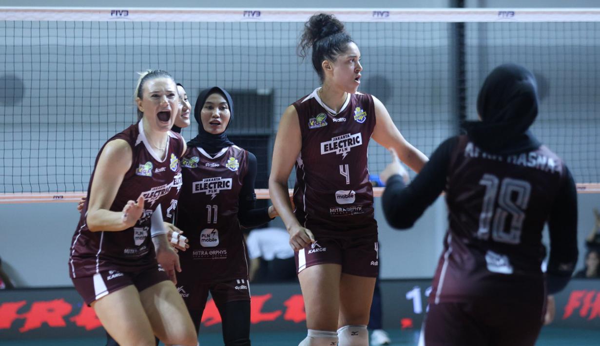 Tim voli putri Jakarta Electric PLN Mobile merayakan kemenangan atas Jakarta Livin’ Mandiri di GOR Candradimuks Padepokan Jenderal Polisi Kunarto, Sentul, Bogor, Minggu (1/3/2026). (Dok. PBVSI)