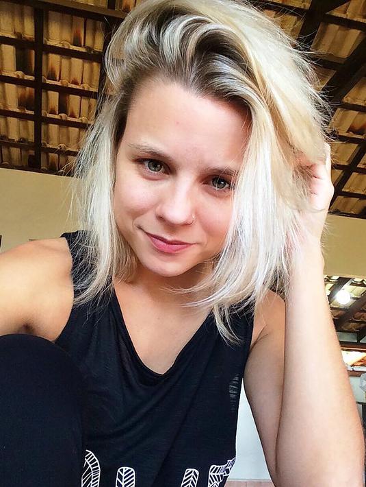 10. Daniela Carvalho - Seorang aktris dan model Brasil, Daniela Carvalho telah menikmati seni peran pada usai dini. Wanita cantik berusia 30 tahun tersebut berpacaran dengan bintang PSG tersebut pada Agustus 2011. (Instagram)