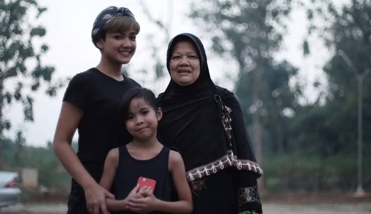 (Instagram/nirinazubir_)