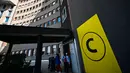 Berlusconi telah mengalami serangkaian masalah kesehatan dalam beberapa tahun terakhir, yang paling signifikan pulih dari COVID-19 pada tahun 2020. (GABRIEL BOUYS / AFP)