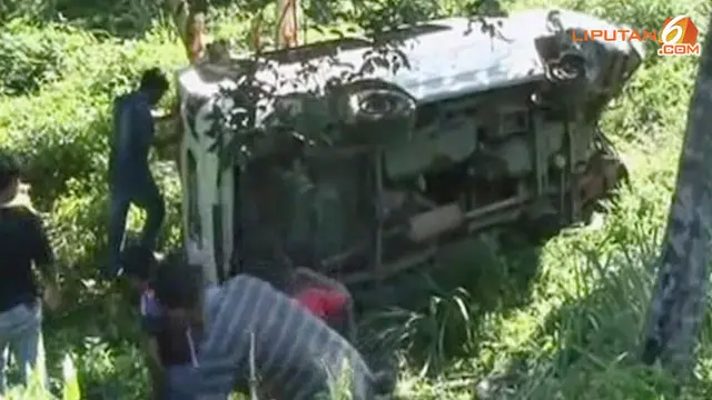 Angkot Terjun ke Jurang – Tanam Pohon Peringati Hari Bumi