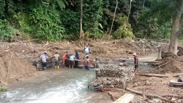 PDAM Tirta Rangga, Subang mengantisipasi masalah kekurangan air bersih dengan mengambil air dari sumber Pabrik AQUA Subang yang sudah tidak terpakai lagi untuk dialirkan ke saluran PDAM