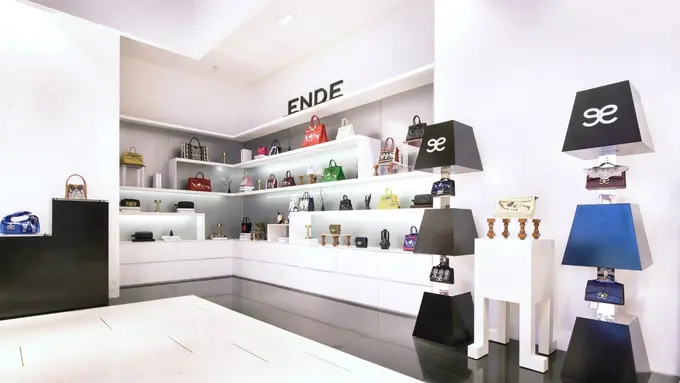 Ende Brand Tas Lokal Hadir di Galeries Lafayett. dok. Ende
