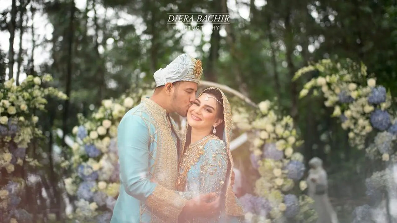 Potret pernikahan Ammar Zoni dan Irish Bella