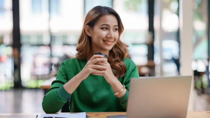 perempuan dan 9 mei hijau