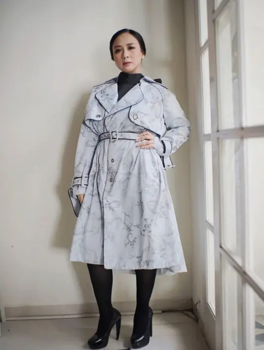 Pada Oktober 2020 lalu, Astrid baru saja merilis single terbarunya yang berjudul "Baik Baik". Single ini ternyata diproduksi selama pandemi berlangsung. (Liputan6.com/IG/@astridbasjar).
