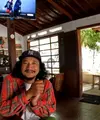 Lama tak terlihat di layar kaca, Isa Bajaj pulang kampung. Personel grup lawak Bajaj yang pernah terlibat dalam sinetron Para Pencari Tuhan itu buka warung makan sederhana di kampungnya Megetan. [Youtube/Jejak Richard]