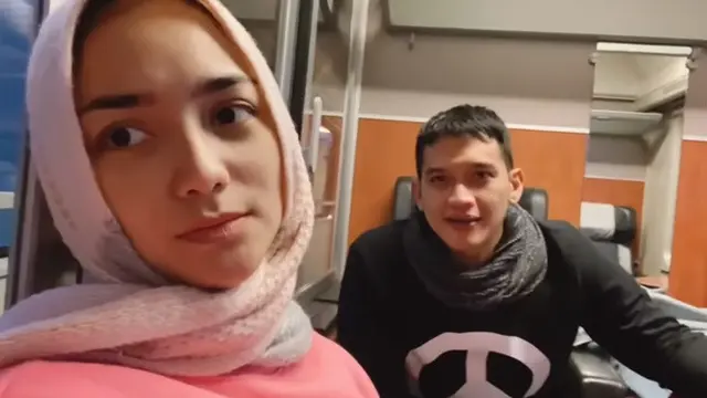 7 Momen Seru Citra Kirana dan Rezky Aditya di Milan, Beli Baju Bayi