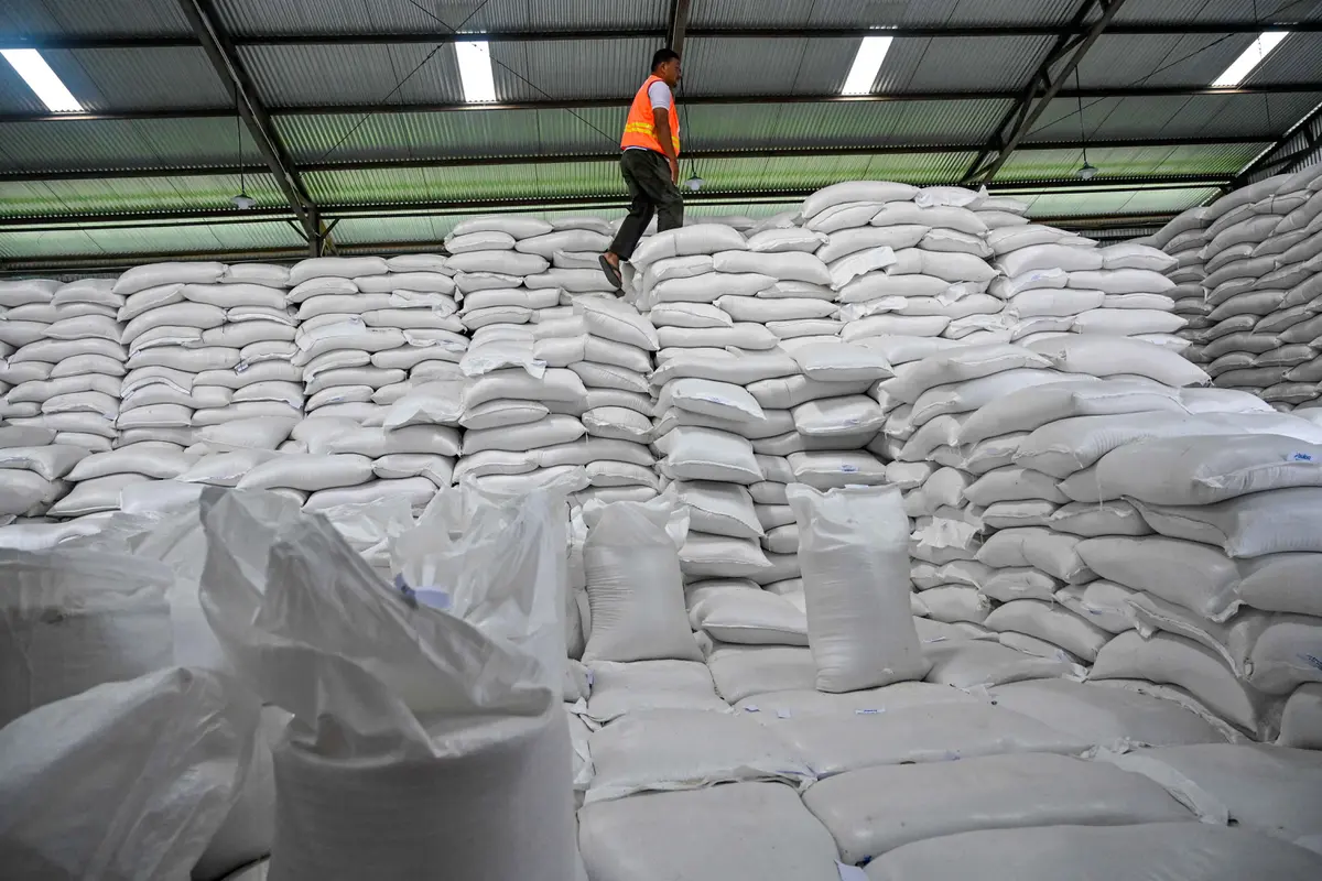 Aman, Stok Beras untuk Korban Banjir dan Longsor di Sumatra