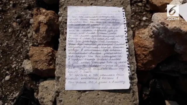 Ditemukan sepucuk surat dari seorang anak untuk ibunya di tengah puluhan mayat korban pertempuran kota Mosul, Irak.